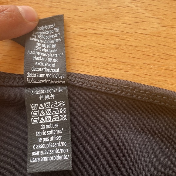 Cute fitted Victoria Secret Tank top - Picture 4 of 4